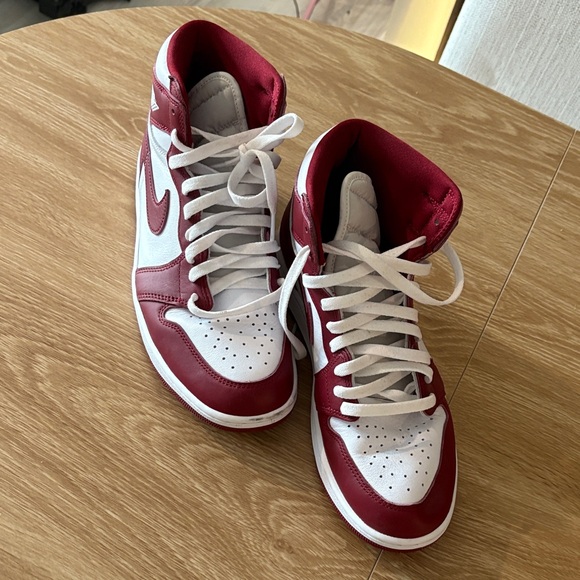 SOLD SOLD SOLD Nike Red and White Sneakers - Picture 2 of 6